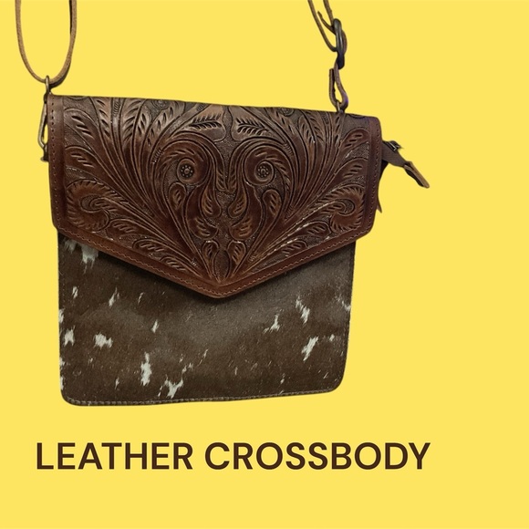 LEATHER CROSSBODY BAG WITH CONCEAL CARRY POCKET - Picture 1 of 3